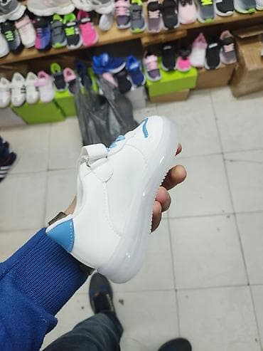 Sneakers: Lilo i Stitch svetleće patike NOVO Novo Brojevi 20 do 30 fb Moja at lalafo.rs — 2 Sneakers: Lilo i Stitch svetleće patike NOVO Novo Brojevi 20 do 30 fb Moja — 2