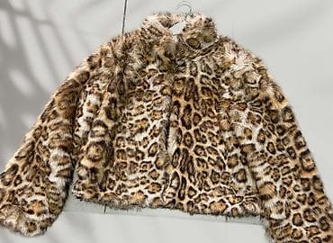 Kratka jakna od veštačkog krzna sa leopard printom Ima vise velicina - na lalafo.rs Kratka jakna od veštačkog krzna sa leopard printom Ima vise velicina -