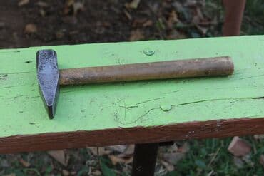 Čekić moćan od 1kg Odlican cekic, iz Jugoslavije, ne krivi se kao ovi na lalafo.rs Čekić moćan od 1kg Odlican cekic, iz Jugoslavije, ne krivi se kao ovi