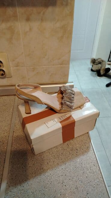 Sandals, 38 at lalafo.rs Sandals, 38