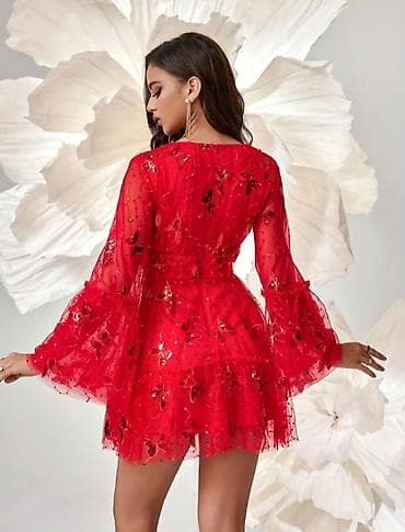 dve suknje po: Crvena mini haljina od tila sa šljokičastim vezom - Kroj: mini at lalafo.rs — 2 dve suknje po: Crvena mini haljina od tila sa šljokičastim vezom - Kroj: mini — 2