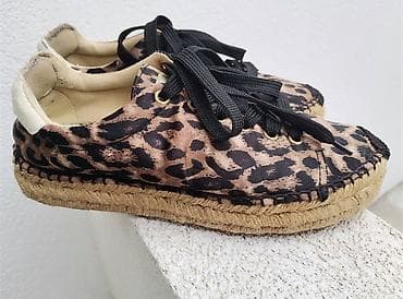 Original Replay satenske espadrile br. 38.
U odlicnom stanju na lalafo.rs — 1 Original Replay satenske espadrile br. 38.
U odlicnom stanju — 1