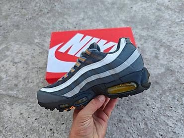 Nike Air Max 95 patike – sivi/bele nijanse sa narandžastim detaljima na lalafo.rs — 3 Nike Air Max 95 patike – sivi/bele nijanse sa narandžastim detaljima — 3