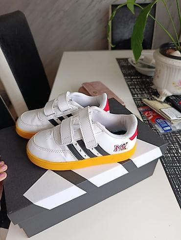 Dečje patike sa Mikijevim motivom - Model: bele patike sa crnim na lalafo.rs — 3 Dečje patike sa Mikijevim motivom - Model: bele patike sa crnim — 3