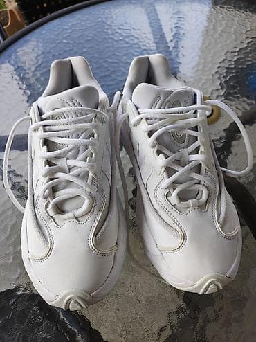 HITNO! Adidas adiplus 38.2/3,u odlicnom stanju at lalafo.rs — 4 HITNO! Adidas adiplus 38.2/3,u odlicnom stanju — 4