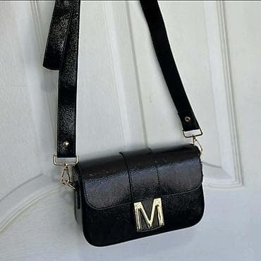 eko koza sa: Ženska crossbody torba sa metalnim slovom “M” - Model: pravougla na lalafo.rs — 4 eko koza sa: Ženska crossbody torba sa metalnim slovom “M” - Model: pravougla — 4