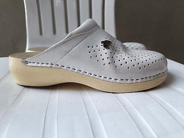 LEON medicinske klompe br.41 – bele, perforirane - Model: LEON at lalafo.rs — 1 LEON medicinske klompe br.41 – bele, perforirane - Model: LEON — 1