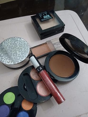 dve suknje po: Set dekorativne kozmetike više proizvoda za kompletan makeup look na lalafo.rs — 4 dve suknje po: Set dekorativne kozmetike više proizvoda za kompletan makeup look — 4