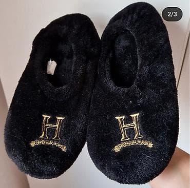 Slippers color - Black at lalafo.rs — 1 Slippers color - Black — 1