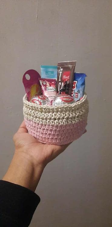 Ručne heklane korpice – poklon set Opis: - Unikatna, ručno rađena na lalafo.rs — 3 Ručne heklane korpice – poklon set Opis: - Unikatna, ručno rađena — 3