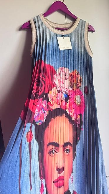Frida haljina, nova sa etiketom, univerzalna velicina. Materijal at lalafo.rs Frida haljina, nova sa etiketom, univerzalna velicina. Materijal