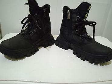 Očuvane dečije zimske čizme – broj 32 - Crne, tople i postavljene na lalafo.rs — 7 Očuvane dečije zimske čizme – broj 32 - Crne, tople i postavljene — 7