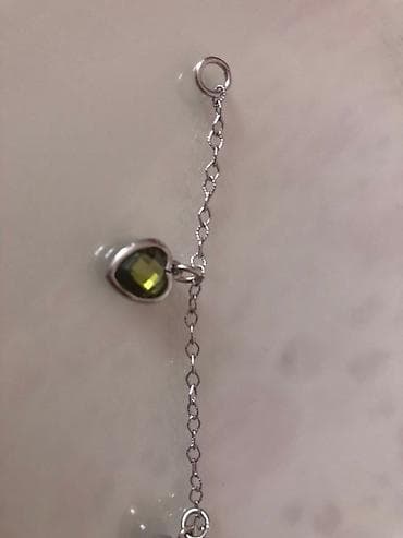 Srebrna narukvica sa privescima u obliku srca. Narukvica ima četiri na lalafo.rs — 4 Srebrna narukvica sa privescima u obliku srca. Narukvica ima četiri — 4