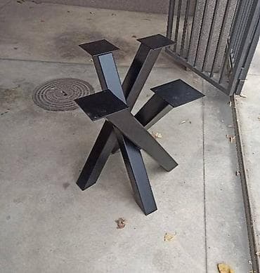 Metalne plastificirane konstrukcije za stolove Nudimo izradu na lalafo.rs Metalne plastificirane konstrukcije za stolove Nudimo izradu