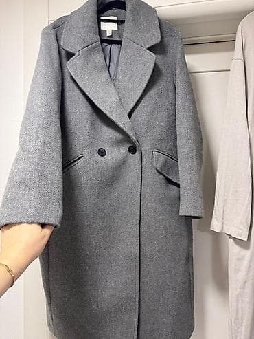 kom sa etiketom: Sivi ženski kaput, klasičnog kroja. - Boja: srednje siva (melanž) - at lalafo.rs — 2 kom sa etiketom: Sivi ženski kaput, klasičnog kroja. - Boja: srednje siva (melanž) - — 2