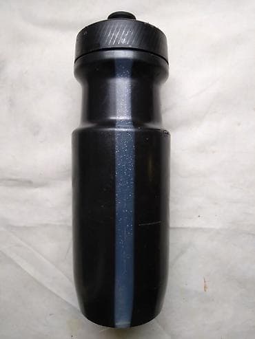 Bicikl bidon Decatlon 0,65 l. bez nosača,Italy očuvan na lalafo.rs Bicikl bidon Decatlon 0,65 l. bez nosača,Italy očuvan