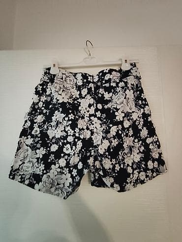 Elegantne ženske kratke pantalone sa cvetnim dezenom, veličine 38 na lalafo.rs — 3 Elegantne ženske kratke pantalone sa cvetnim dezenom, veličine 38 — 3