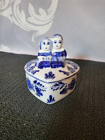 Satula nova vintaz delft holandski,rucno oslikana. Nova holandska na lalafo.rs — 2 Satula nova vintaz delft holandski,rucno oslikana. Nova holandska — 2