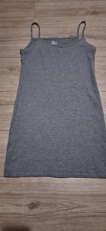 Siva ženska majica/top na bretele - Model: uski kroj, ravnog izreza na lalafo.rs — 1 Siva ženska majica/top na bretele - Model: uski kroj, ravnog izreza — 1