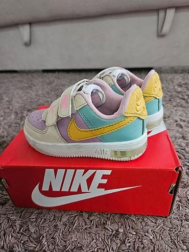 Dečije patike Nike Air Force 1 (model sa čičak trakama) - Dizajn na lalafo.rs — 3 Dečije patike Nike Air Force 1 (model sa čičak trakama) - Dizajn — 3