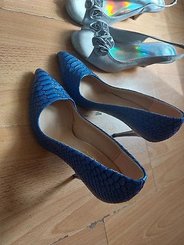 SVE ZA 3000din
pojedinačno po 700 din at lalafo.rs — 4 SVE ZA 3000din
pojedinačno po 700 din — 4