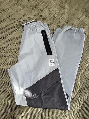 pantalone butiku ali: NIKE Air Max Cargo Men's Track Pants vel. XS, XL NOVO
IF na lalafo.rs — 4 pantalone butiku ali: NIKE Air Max Cargo Men's Track Pants vel. XS, XL NOVO
IF — 4
