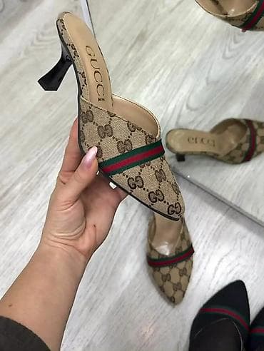 Elegantne ženske klompe/sabo sandale sa potpeticom, špicastog vrha na lalafo.rs — 1 Elegantne ženske klompe/sabo sandale sa potpeticom, špicastog vrha — 1