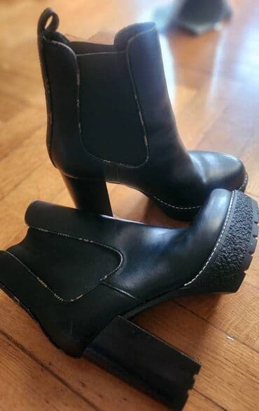 Čizme, Guess, 38 na lalafo.rs Čizme, Guess, 38