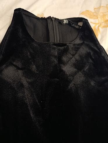 Crna somotska haljina bez rukava – Zara - Materijal: mekani somot sa na lalafo.rs — 1 Crna somotska haljina bez rukava – Zara - Materijal: mekani somot sa — 1