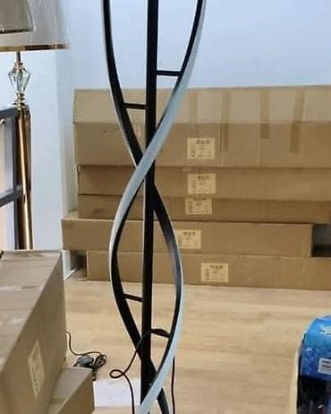 02. Moderna podna led lampa, veoma trazen i popularan model. Jako na lalafo.rs 02. Moderna podna led lampa, veoma trazen i popularan model. Jako