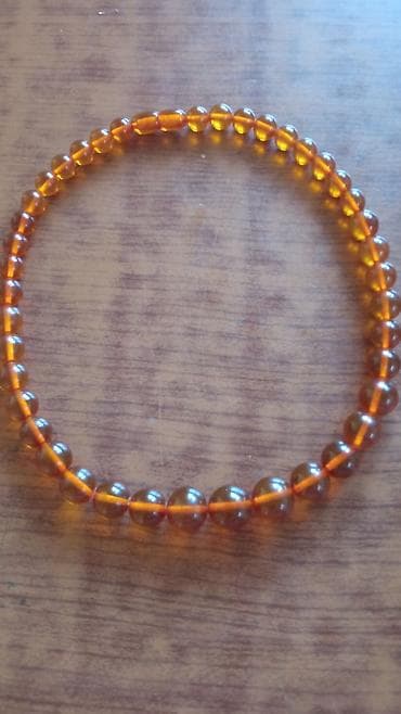 Pravi baltički prozirni ćilibar, najveće perle 2 mm prečnik, proziran na lalafo.rs Pravi baltički prozirni ćilibar, najveće perle 2 mm prečnik, proziran