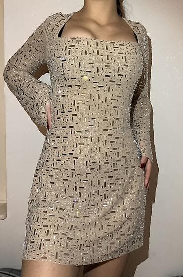 kom sa etiketom: NOVA haljina (boohoo) sa dugim rukavima, u bež/nude nijansi, potpuno at lalafo.rs — 2 kom sa etiketom: NOVA haljina (boohoo) sa dugim rukavima, u bež/nude nijansi, potpuno — 2