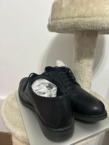 Muške klasične cipele – crna koža, vezivanje na pertle. Nošene samo na lalafo.rs — 1 Muške klasične cipele – crna koža, vezivanje na pertle. Nošene samo — 1