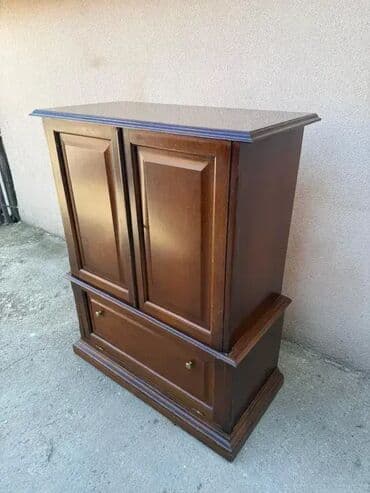 Antique Dressers: Stilska komoda / bar za piće - ODLIČNO OČUVANO - MOGUĆ PREVOZ U at lalafo.rs — 4 Antique Dressers: Stilska komoda / bar za piće - ODLIČNO OČUVANO - MOGUĆ PREVOZ U — 4