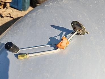 Plovak rezervoara Lada 2104 Karavan. Polovan, ocuvan. Skinut sa na lalafo.rs Plovak rezervoara Lada 2104 Karavan. Polovan, ocuvan. Skinut sa