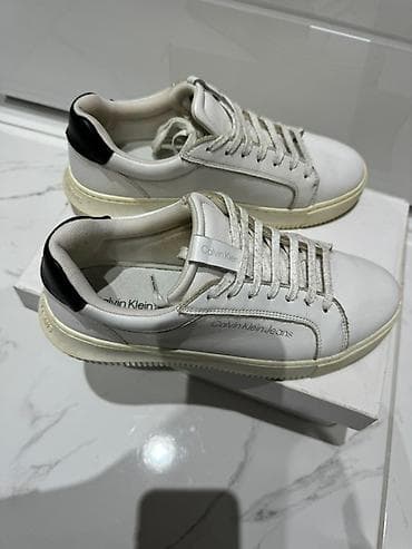 Moderne Calvin Klein Jeans patike, u beloj boji sa crnim detaljima na na lalafo.rs — 2 Moderne Calvin Klein Jeans patike, u beloj boji sa crnim detaljima na — 2