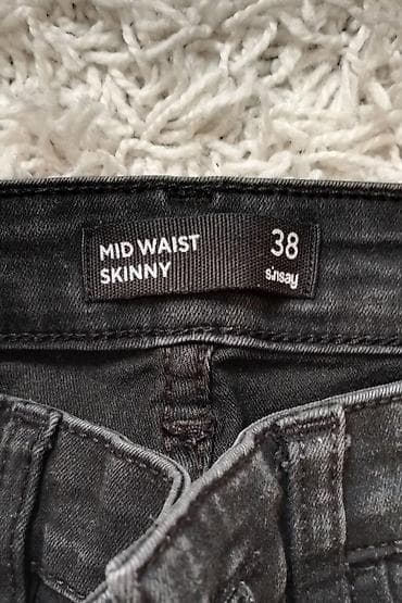 Bershka i Sinsay pantalone/ helanke. Velicina 38. Cena po komadu at lalafo.rs — 7 Bershka i Sinsay pantalone/ helanke. Velicina 38. Cena po komadu — 7