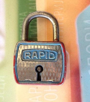 Antiques: RAPID, katanac i ključ ili dva VINTAGE. 1. RAPID, katanac i dva ključa at lalafo.rs — 3 Antiques: RAPID, katanac i ključ ili dva VINTAGE. 1. RAPID, katanac i dva ključa — 3