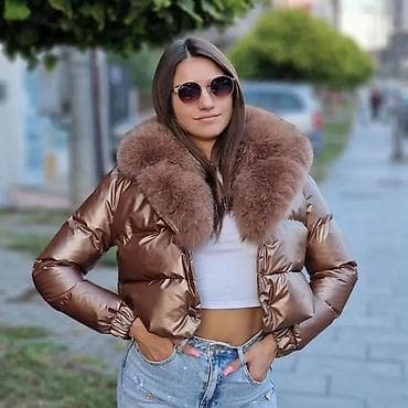 Kratka ženska zimska jakna u metalik bronzanoj boji sa raskošnim na lalafo.rs — 3 Kratka ženska zimska jakna u metalik bronzanoj boji sa raskošnim — 3