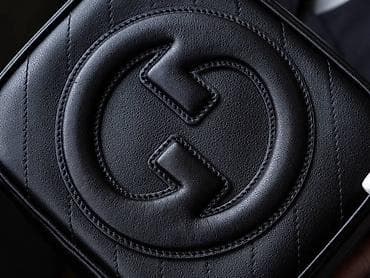 eko koza sa: Gucci ženska torba – crna kožna crossbody/kutijasta mini torba - na lalafo.rs — 2 eko koza sa: Gucci ženska torba – crna kožna crossbody/kutijasta mini torba - — 2