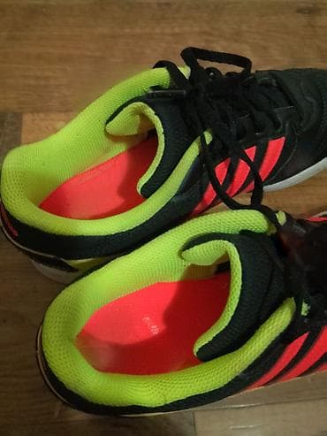 Sports & Leisure: Adidas Sala patike za fudbal br 38 - Model: Adidas Sala (oznaka at lalafo.rs — 5 Sports & Leisure: Adidas Sala patike za fudbal br 38 - Model: Adidas Sala (oznaka — 5