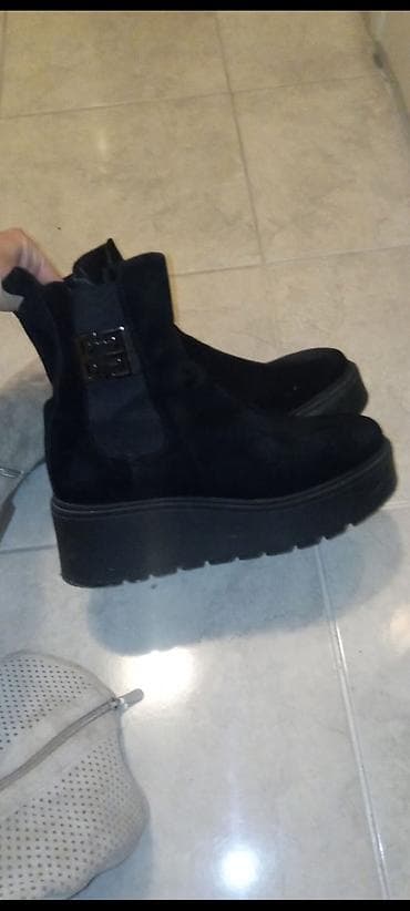 Crne ženske gležnjače na platformu - Model: chelsea gležnjače sa na lalafo.rs — 1 Crne ženske gležnjače na platformu - Model: chelsea gležnjače sa — 1