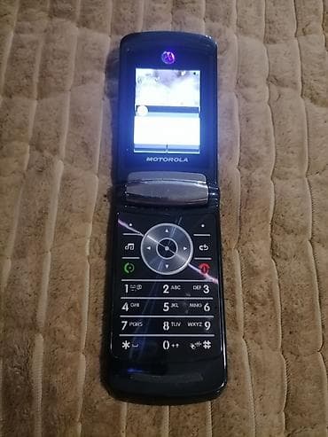 Motorola preklopni telefon (RAZR serija) - Klasični preklopni dizajn na lalafo.rs — 4 Motorola preklopni telefon (RAZR serija) - Klasični preklopni dizajn — 4
