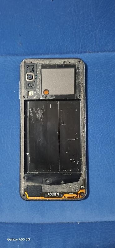 Samsung Galaxy A50 (model A505FN) – pametni telefon - Ekran: Super na lalafo.rs — 2 Samsung Galaxy A50 (model A505FN) – pametni telefon - Ekran: Super — 2