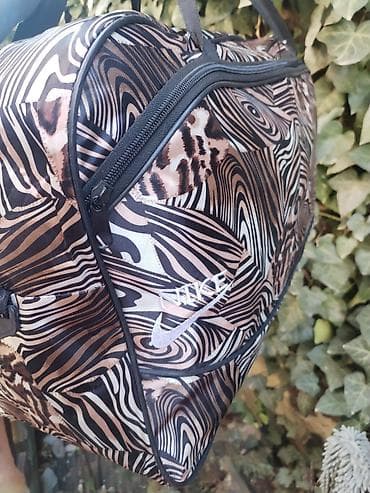 Other: Nike sportska/putna torba – veća, dimenzije 60 x 35 cm. - Dizajn at lalafo.rs — 5 Other: Nike sportska/putna torba – veća, dimenzije 60 x 35 cm. - Dizajn — 5