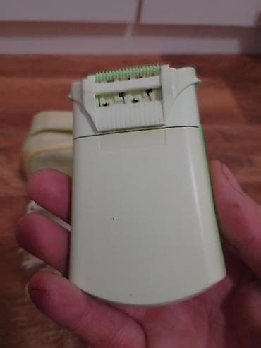 Epilator je potpuno ispravan, u odlicnom stanju je sa sitnim tragovima at lalafo.rs — 8 Epilator je potpuno ispravan, u odlicnom stanju je sa sitnim tragovima — 8