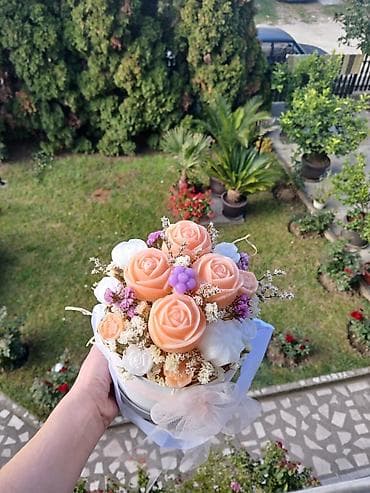 Aranžman od mirisljavih svecau kutiji – ručno rađene cvetne sapunice na lalafo.rs — 3 Aranžman od mirisljavih svecau kutiji – ručno rađene cvetne sapunice — 3