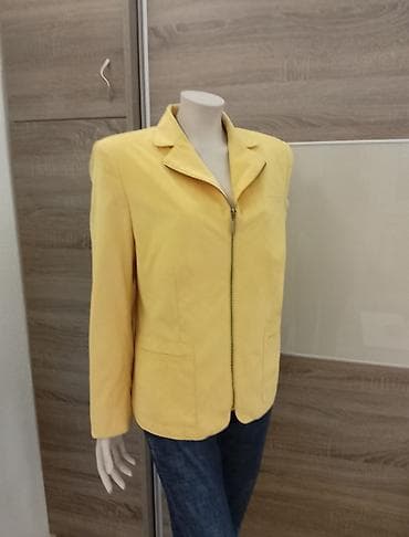 Žuti blejzer kao nov, pere se na 40° odgovara veličini 46 od pazuha do na lalafo.rs Žuti blejzer kao nov, pere se na 40° odgovara veličini 46 od pazuha do