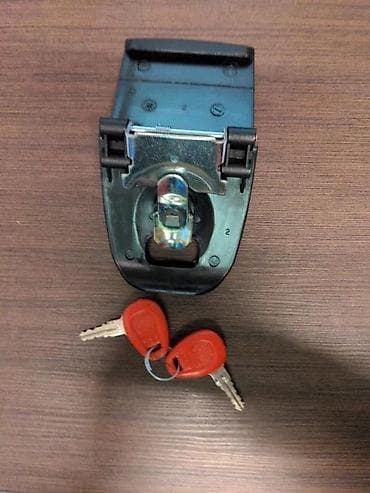 Electronics: Givi centralna brava/zaključavanje za top case (monokey/monolock) - at lalafo.rs — 2 Electronics: Givi centralna brava/zaključavanje za top case (monokey/monolock) - — 2