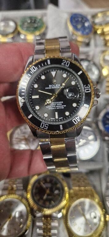 Satovi muški ženski,uniseks Cena:2500din (sa kutijom običnom) na lalafo.rs — 1 Satovi muški ženski,uniseks Cena:2500din (sa kutijom običnom) — 1